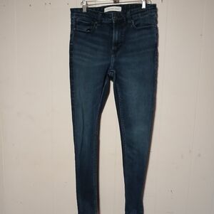 Calvin kline ladies skinny  jeans. Size 6. (31X29)